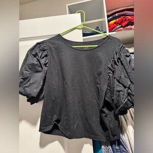 Puffed sleeve semi cropped tshirt